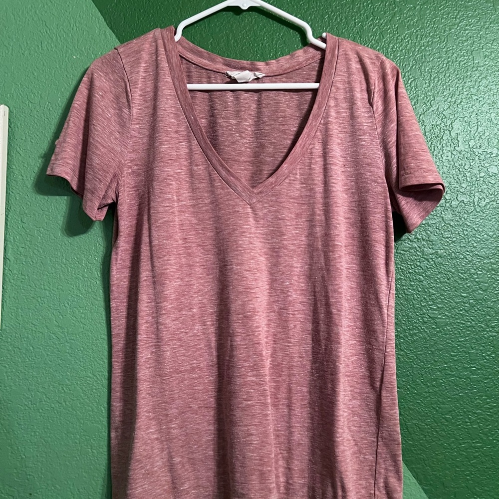 Forever 21 Mauve Short Sleeve V-Neck Tee